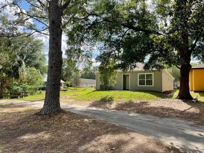 Building Photo - 6542 NW 109th Pl
