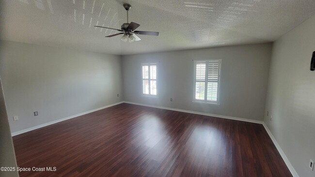 Building Photo - 4590 Bellaluna Dr