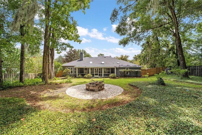 Building Photo - 7514 White Oaks Rd