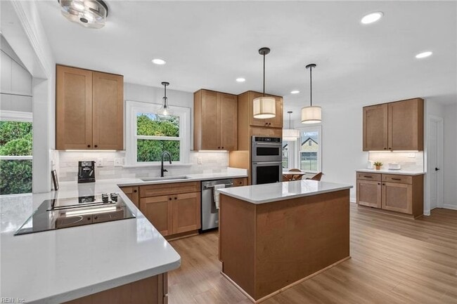 Building Photo - 7125 Grayfalcon Dr