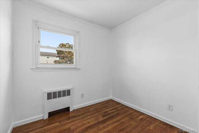 Building Photo - 4 Cecil Pl