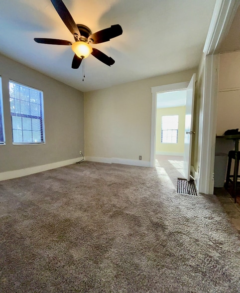 Building Photo - 1411 Portland Ave