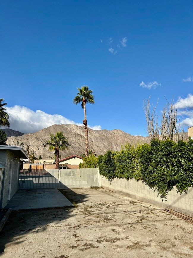 Building Photo - 53548 Avenida Vallejo