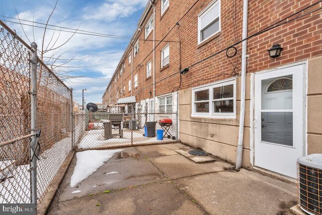 Building Photo - 3639 Gaul St