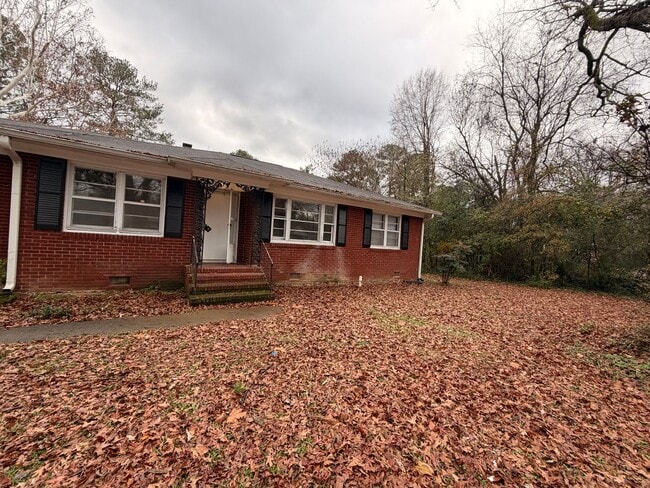 Building Photo - Brick 3/1.5 House in West Rome- $1,250