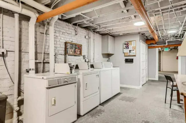 Building Photo - 1666 Detroit St