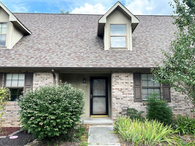 Primary Photo - GREAT NORTHWEST LOCATION 2 BDRM / 2 BATH C...