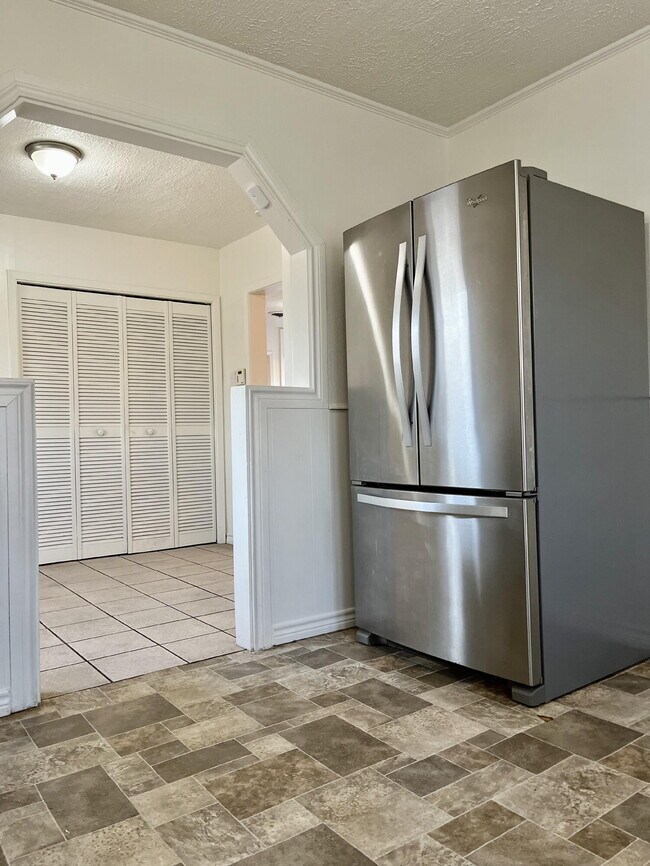 Building Photo - 2201 28th St