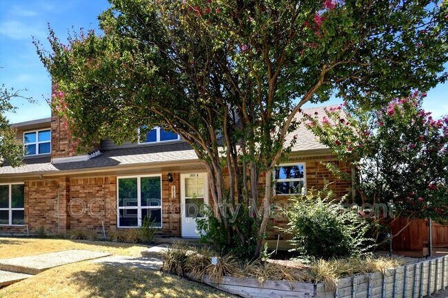 Building Photo - 2033 Teton Pl