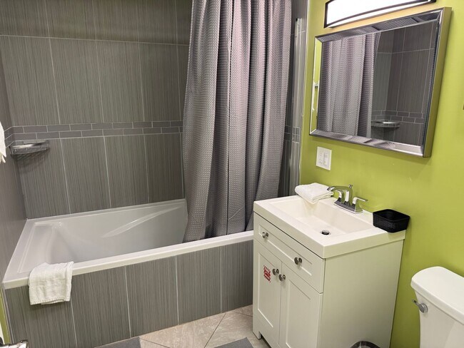 Building Photo - Pet Friendly!!!!