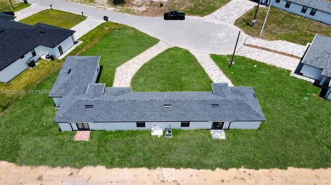Building Photo - 4985 Fairway Ct