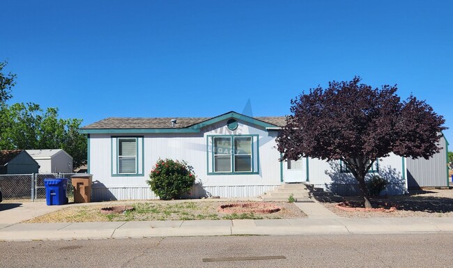 Primary Photo - Spacious 3-Bed with Enclosed Yard and Stor...