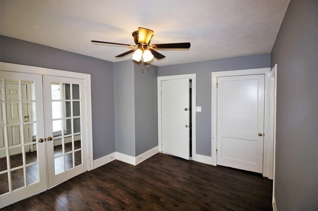 Building Photo - 4405 Woodside St