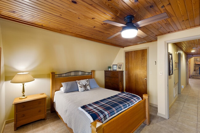 Building Photo - 22 Yeager Dr