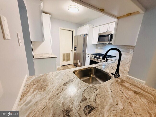 Building Photo - 4405 Waterperry Ct
