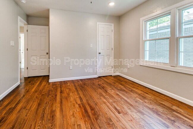 Building Photo - 1232 N Independence Ave