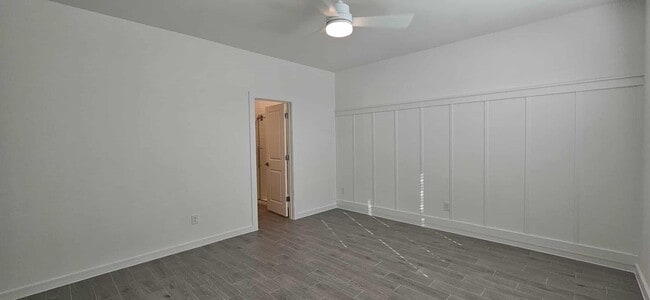 Building Photo - 8422 Bay Oaks Dr