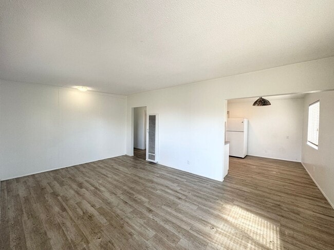 Building Photo - Clean and Lovely 2 Bedroom 1 Bathroom