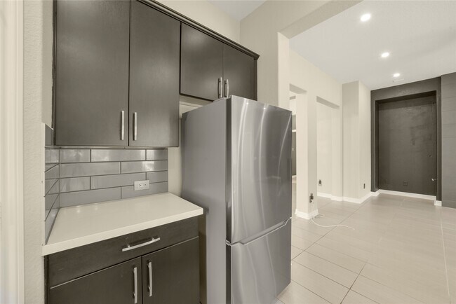 Building Photo - 10919 Walts Run Ln