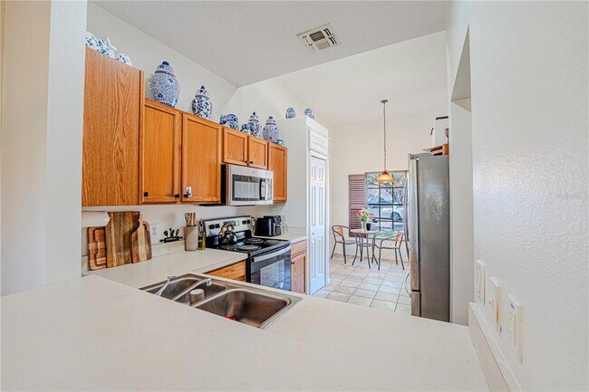 Building Photo - 1236 N Fairway Dr