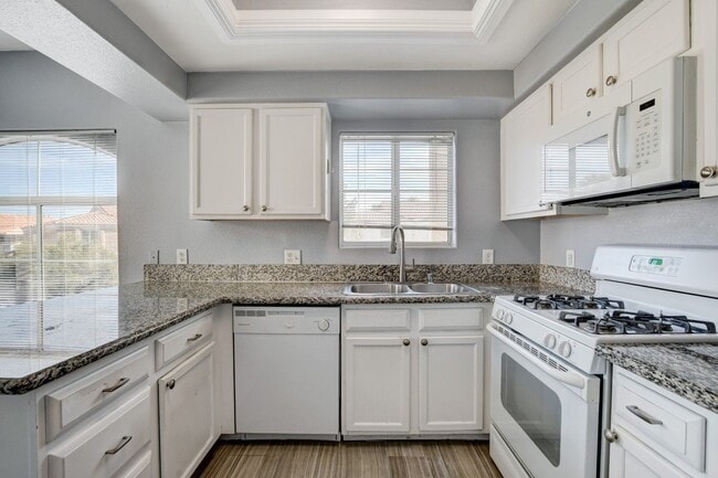 Building Photo - Stunning Upstairs Condo in Gated Indian Wells Community!