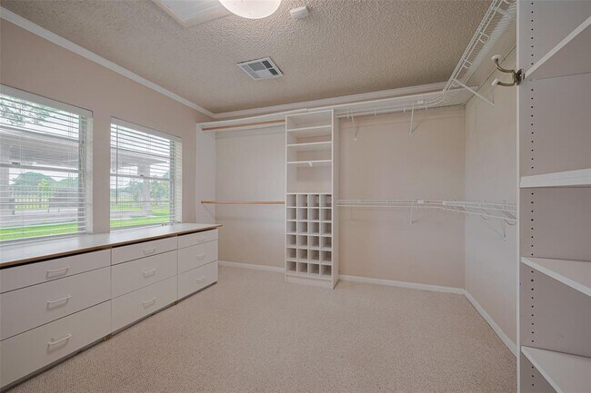 Building Photo - 15222 Torry Pines Rd