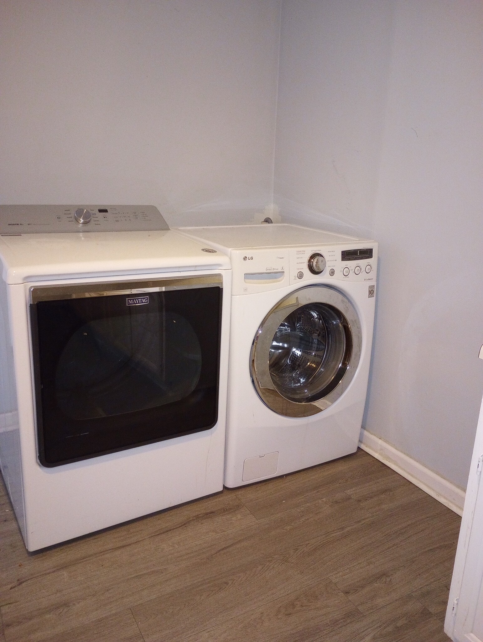 Building Photo - 410 Linden Pl