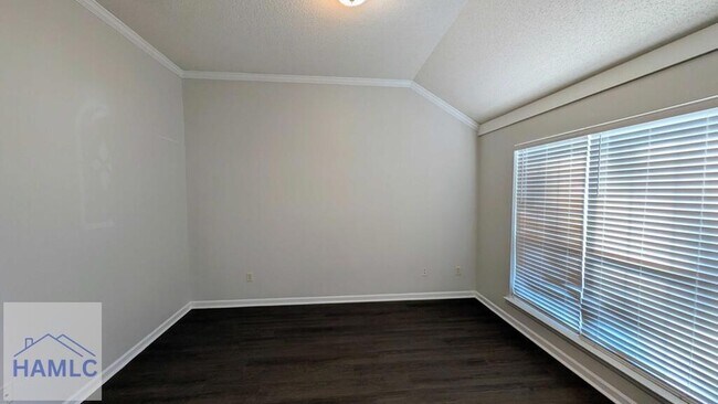 Building Photo - 110 Westchester Ln