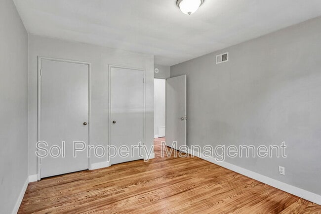 Building Photo - 1401 Laurent St