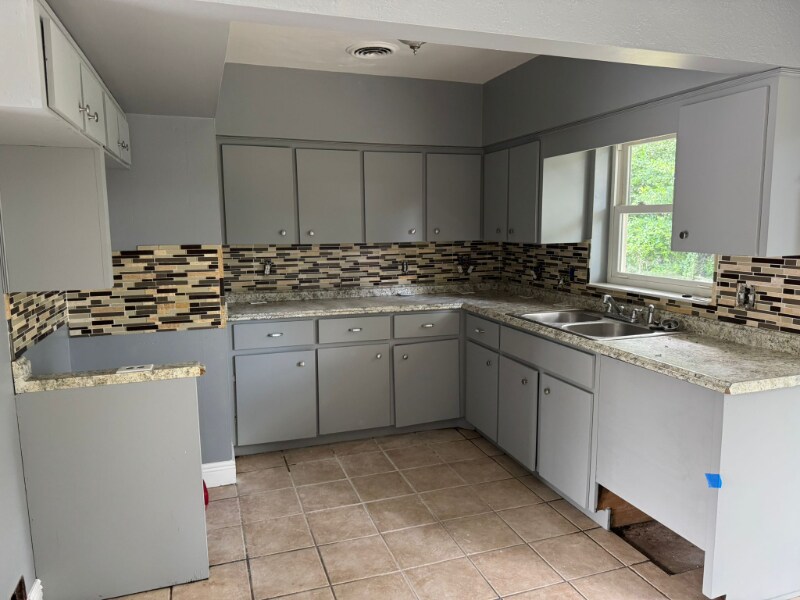 Building Photo - 5209 Palisades Dr