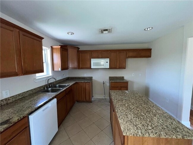 Building Photo - 2500 Campagna Dr