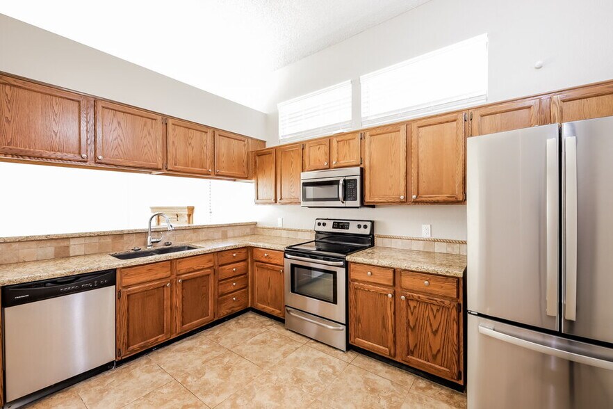 Building Photo - 4211 E Mountain Sage Dr