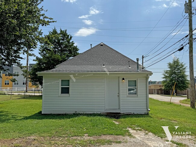 Building Photo - Cozy 3-Bedroom, 1-Bathroom Home Near OTC