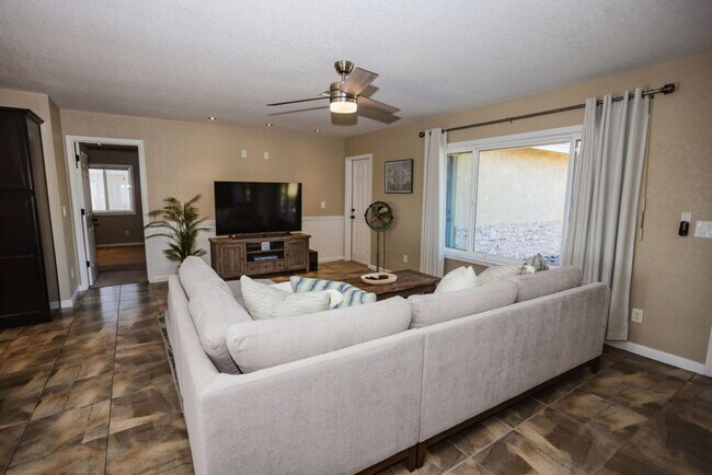 Building Photo - Your Year-Round Retreat in LHC!