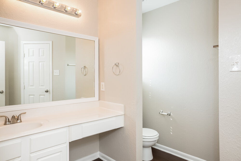 Building Photo - 8010 Suffield Glen Ln