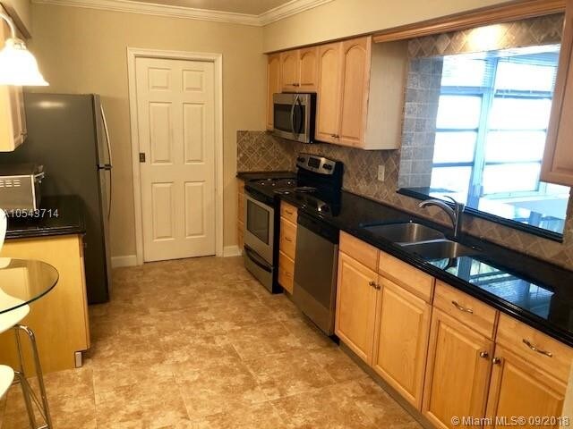 Building Photo - 216 SE 5th St