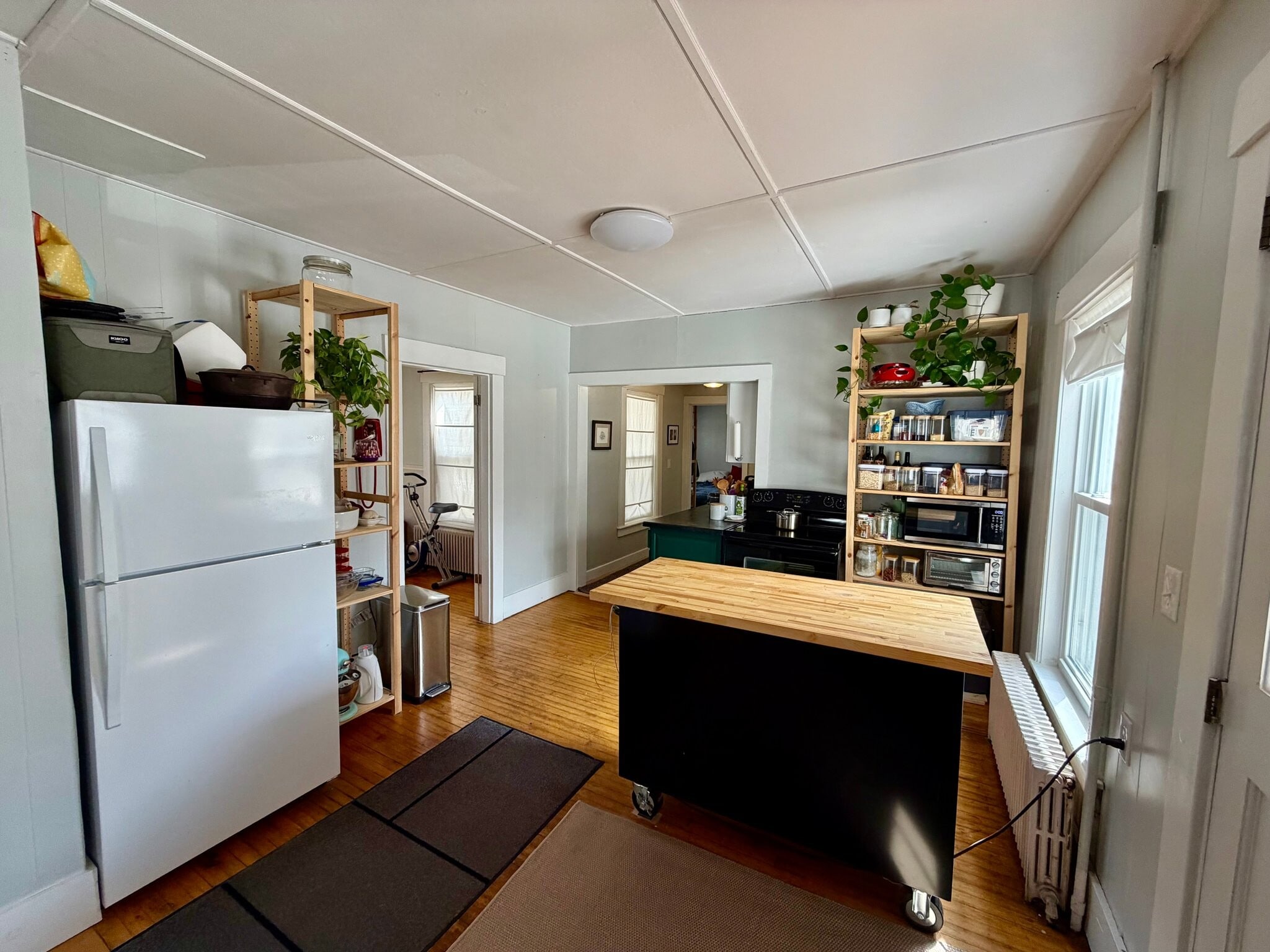 Building Photo - 137 Main St