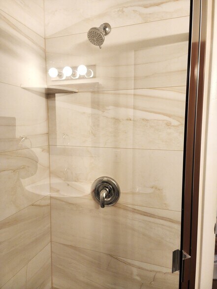 Building Photo - 296 Hockhockson