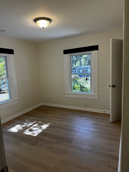 Building Photo - 2502 Barge Rd SW