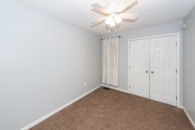 Building Photo - 3 Bedroom 2.5 Bath Condo in Parsonage Poin...