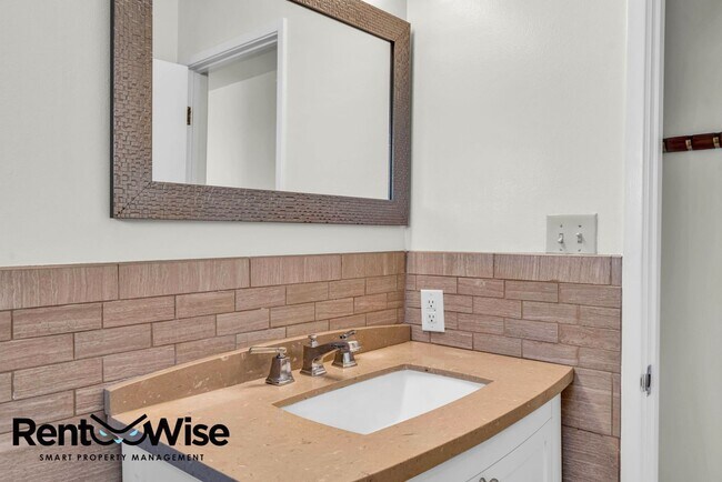 Building Photo - 11 Argent Alley