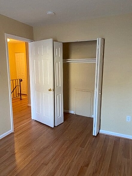 Building Photo - 2058 Chadwick Ter