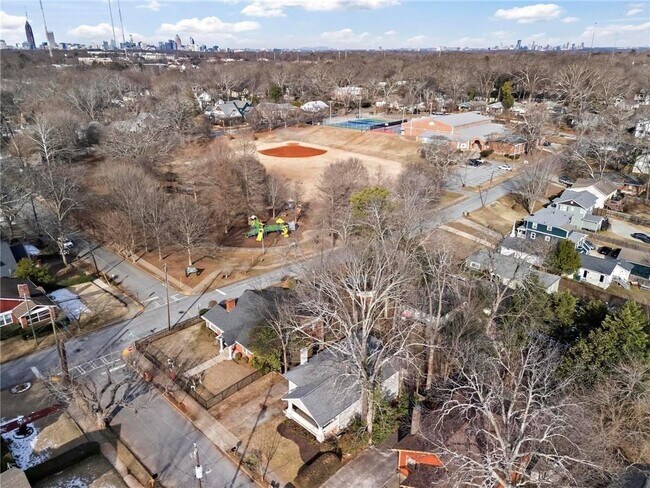 Building Photo - 2070 Ridgedale Rd NE