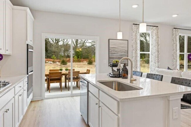 Building Photo - 24 Green Love Ln