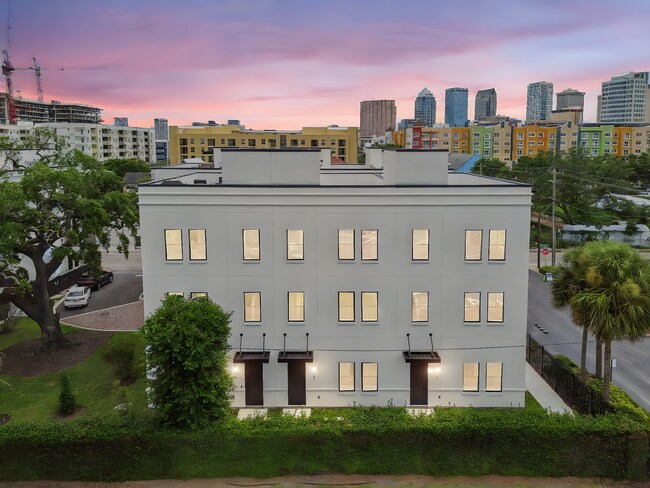 Building Photo - New Construction Townhome For Lease downtown Tampa, Ybor City, Gas Worx