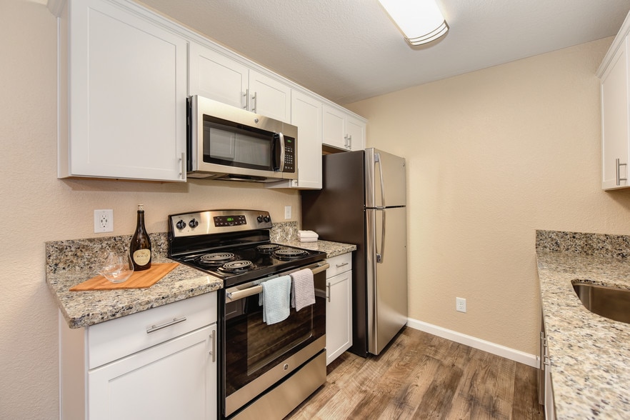 Folsom Gateway Apartments 9237 Greenback Ln Orangevale CA 95662