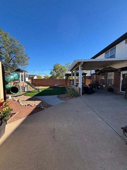 Building Photo - 1301 Parkway Dr NW