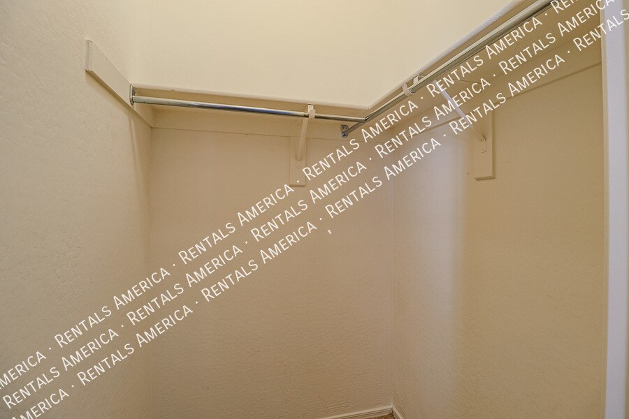 Building Photo - 21271 E Pecan Ln