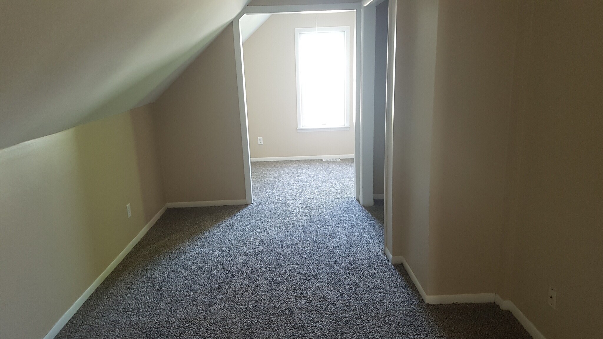 Building Photo - 1032 Perry St