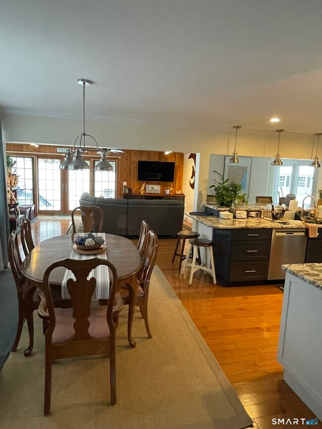 Building Photo - 51 W Lake Ave